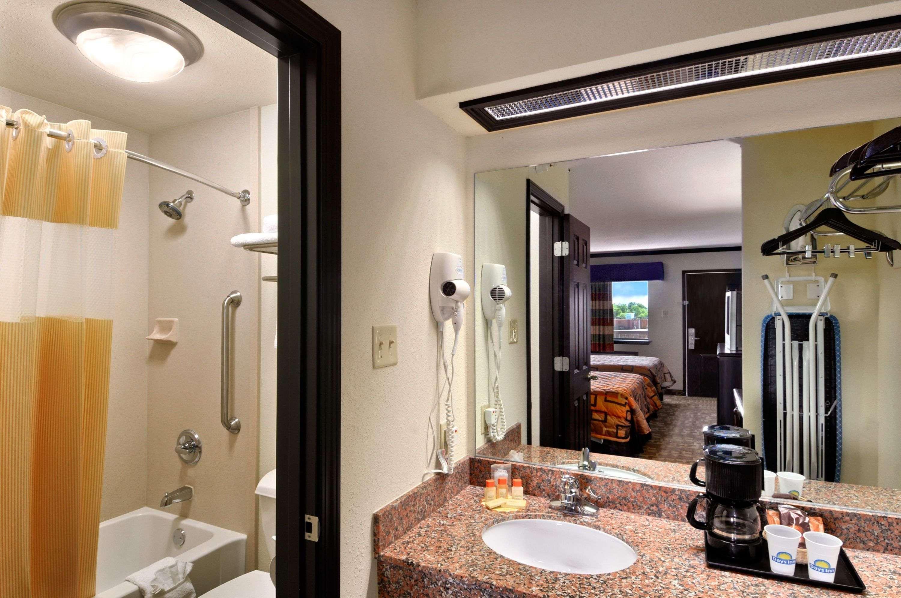 Days Inn By Wyndham Oklahoma City/Moore Dış mekan fotoğraf
