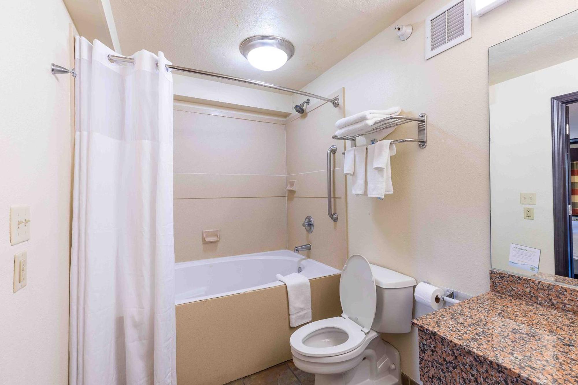 Days Inn By Wyndham Oklahoma City/Moore Dış mekan fotoğraf